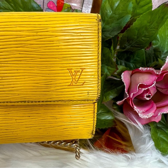 💜Louis Vuitton Epi Men’s Wallet - Picture 2 of 16